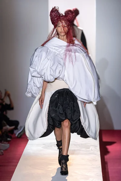 Look 26